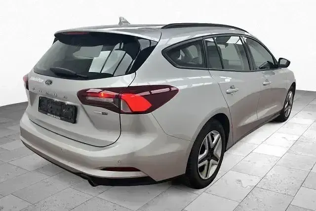 Occasion Ford Focus Cool & Connect 140 ch (102 kW) 2022 Argent Break