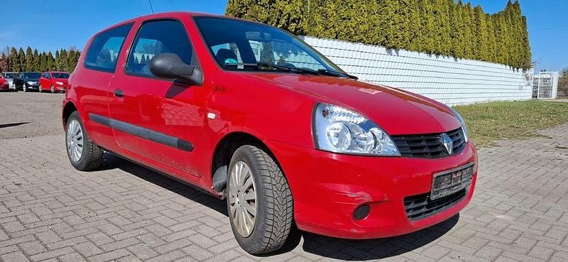 Używany Renault Clio II Campus 58 KM (42 kW) 2011 Czerwony Hatchback