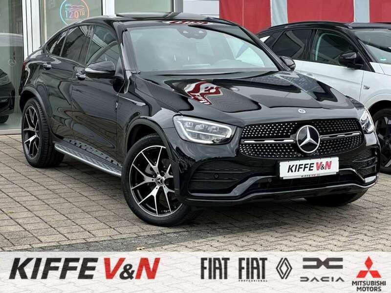Schwarz unilack Gebraucht 2023 Mercedes GLC300 AMG Coupé | 60.660 € (Superpreis) - Bild 1/4