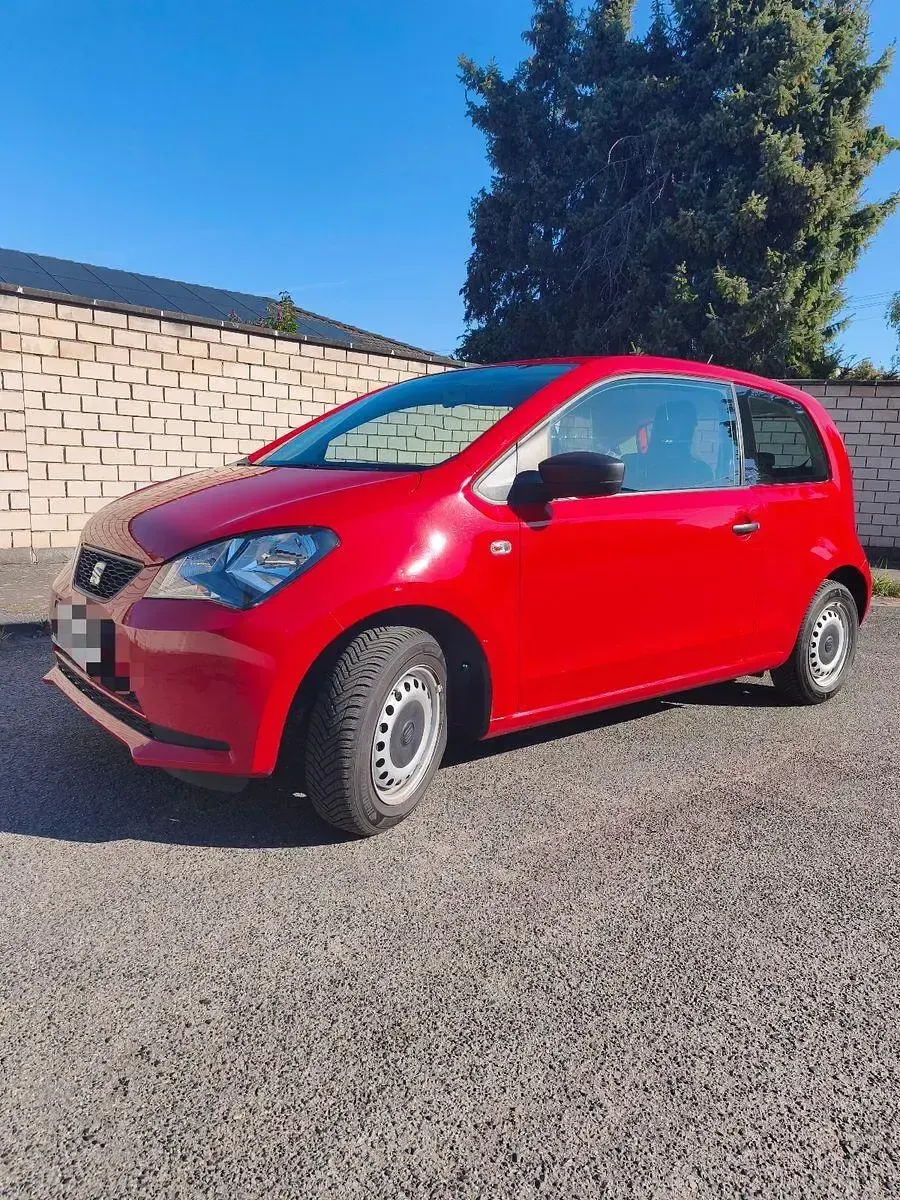 Używany Seat Mii Reference 60 KM (44 kW) 2014 Czerwony Hatchback