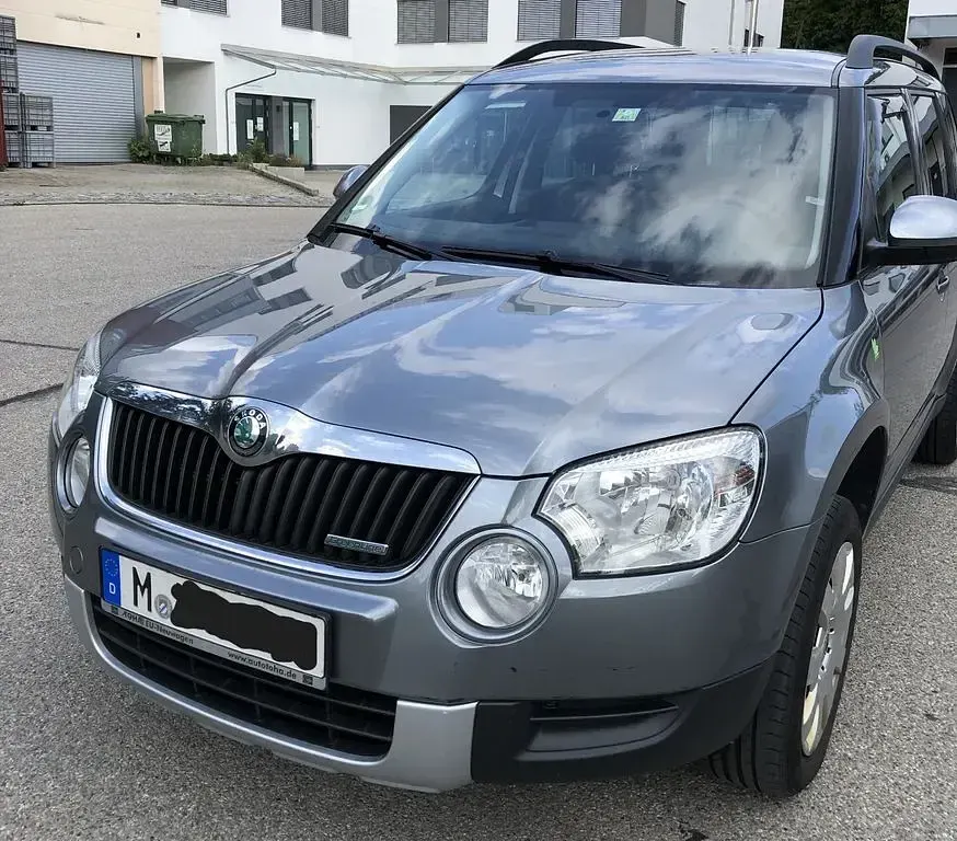 Gebraucht Skoda Yeti GreenLine 105 PS (77 kW) 2011 Grau SUV