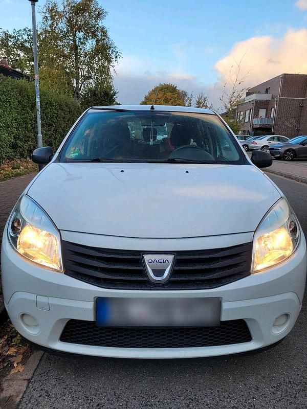 Gebraucht Dacia Sandero 75 PS (55 kW) 2010 Weiß Kleinwagen