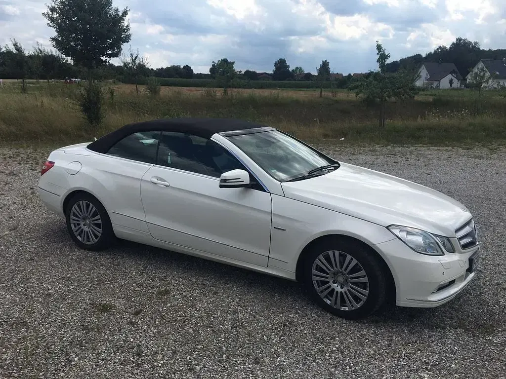 Gebraucht Mercedes E250 204 PS (150 kW) 2010 Weiß Cabrio