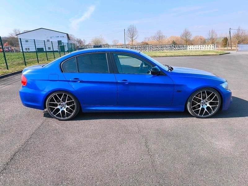 Gebraucht BMW 335 Shadowline 306 PS (225 kW) 2011 Violet Limousine