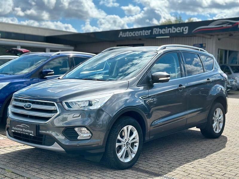 Grau Gebraucht 2018 Ford Kuga Titanium SUV | 10.999 € (Fairer Preis) - Bild 1/4