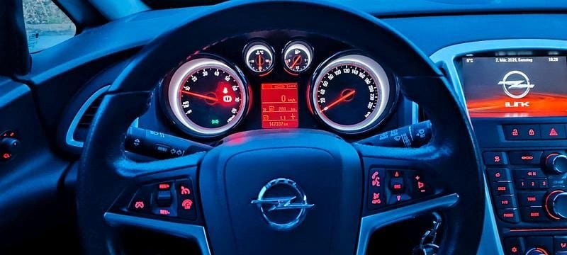 Gebraucht Opel Astra GTC 200 PS (147 kW) 2014 Weiß Coupé