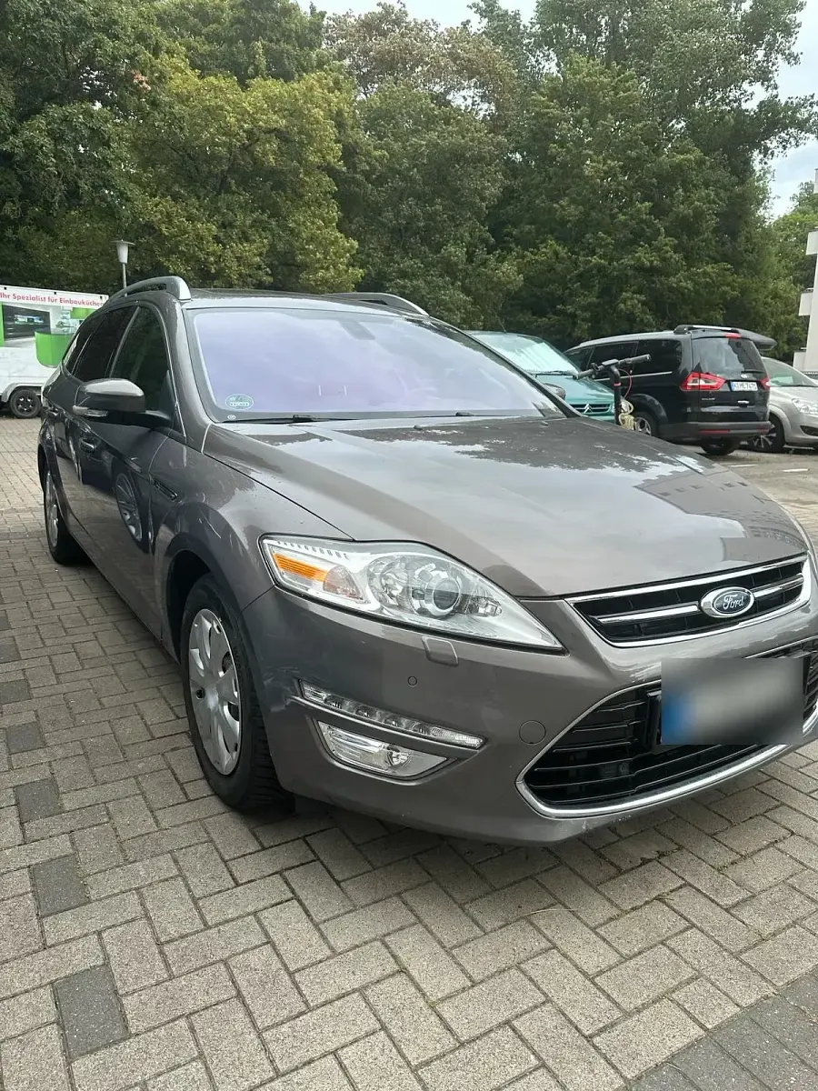 Gebraucht Ford Mondeo 163 PS (119 kW) 2012 Grau Kombi