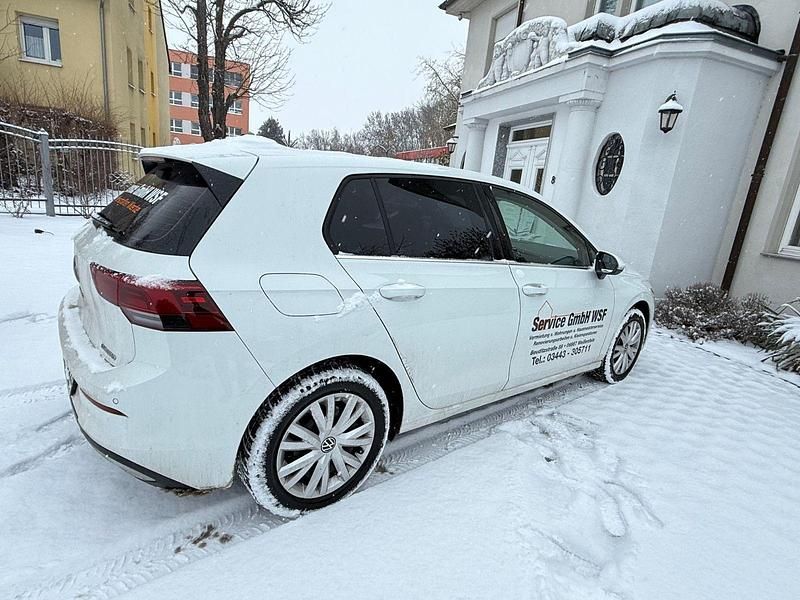Gebraucht VW Golf VII Style 204 PS (150 kW) 2021 Weiß Kleinwagen