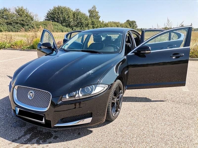 Schwarz Gebraucht 2012 Jaguar XF Limousine | 9.200 € (Guter Preis) - Bild 1/4