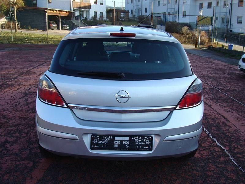 Gebraucht Opel Astra Edition 116 PS (85 kW) 2008 Silber Limousine