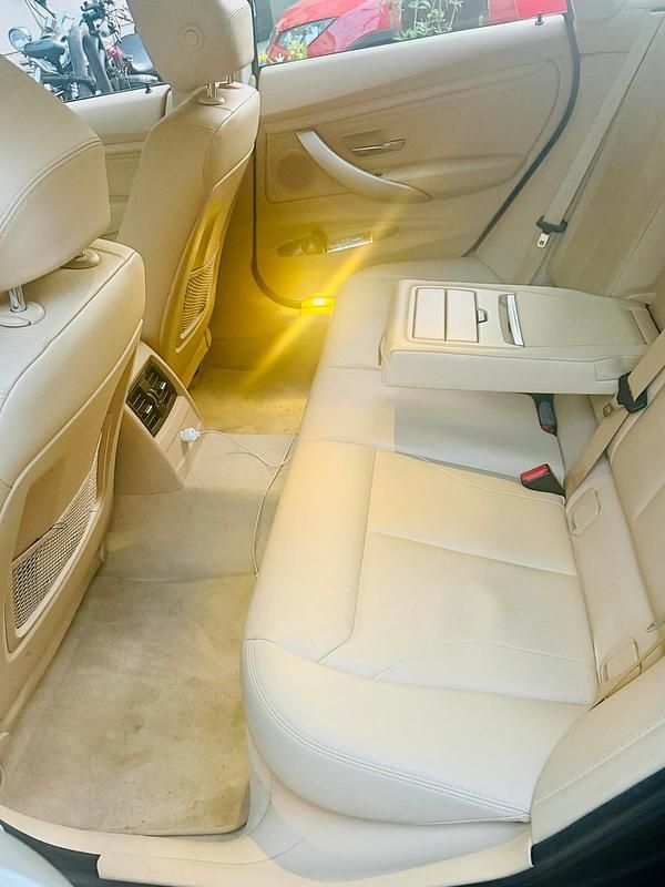 Gebraucht BMW 330 258 PS (189 kW) 2014 Blau Limousine