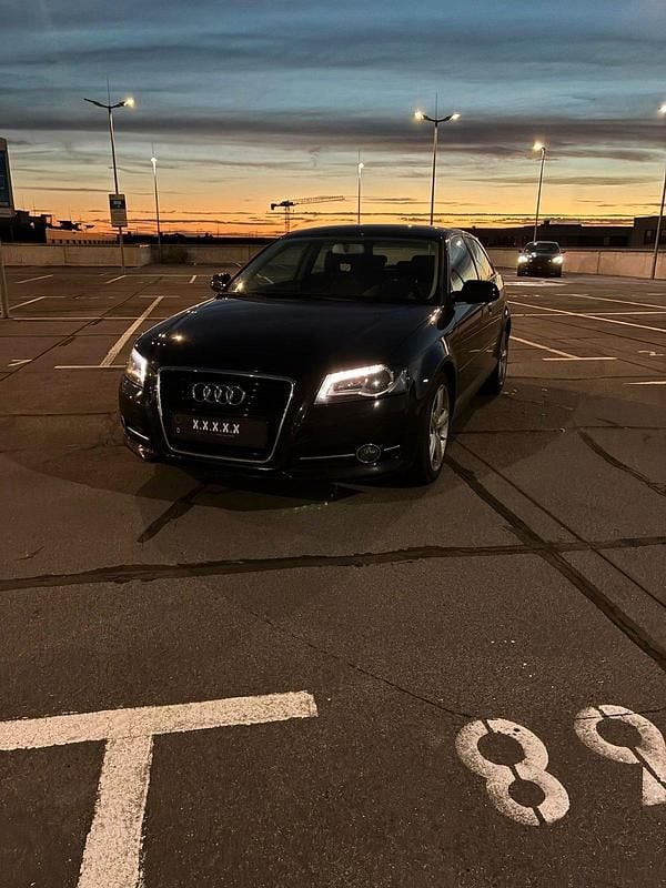 Second-hand Audi A3 S-Line 125 CP (91 kW) 2012 Negru Hatchback