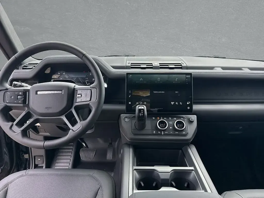 Neu Land Rover Defender SE Dynamic 249 PS (183 kW) 2026 Schwarz SUV