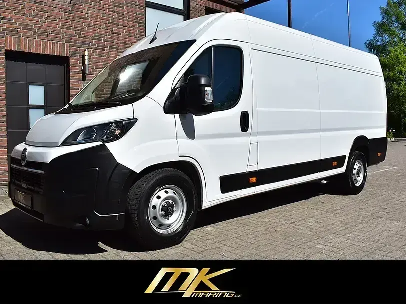 Gebraucht Opel Movano 140 PS (102 kW) 2024 Cassablanca weiß Van