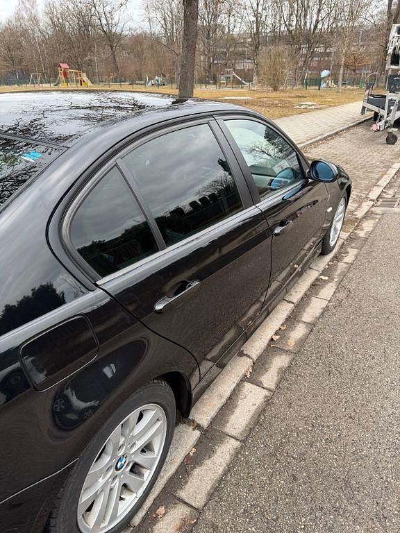 Gebraucht BMW 320 Advantage 177 PS (130 kW) 2006 Schwarz Limousine