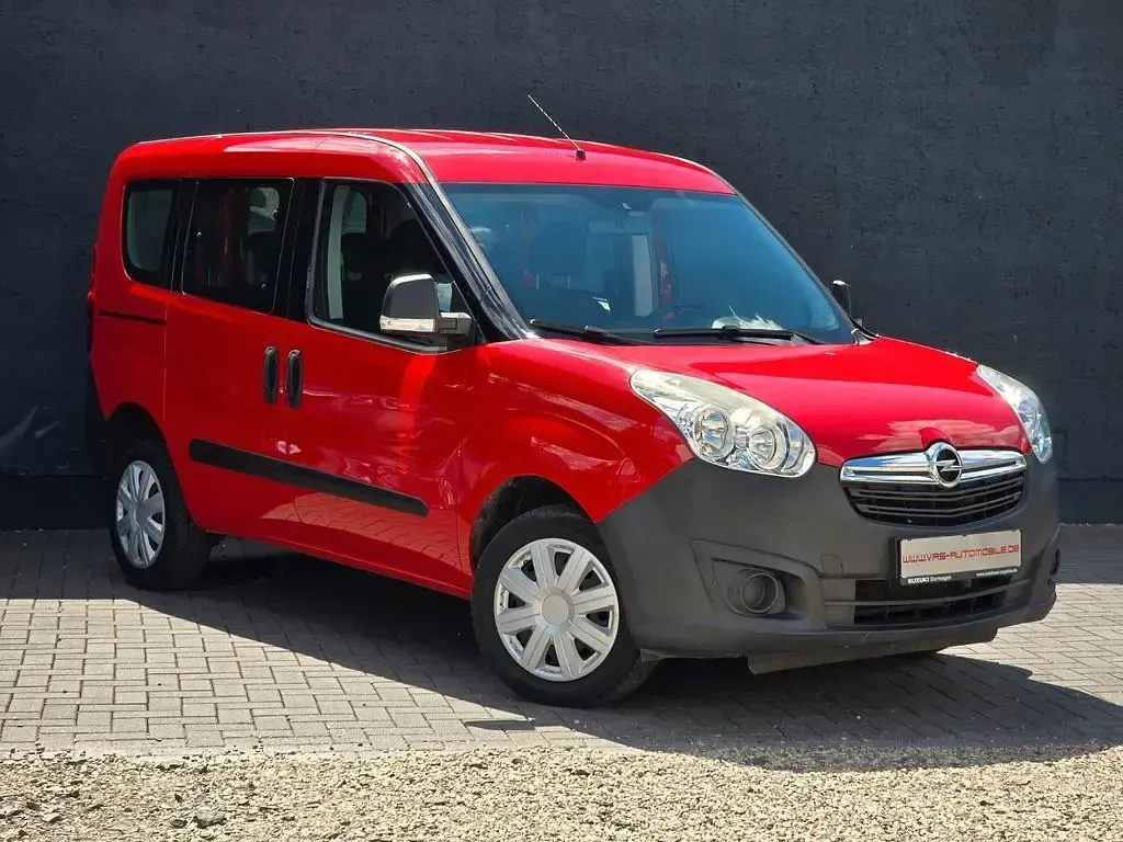 Gebraucht Opel Combo Selection 95 PS (69 kW) 2017 Tomatenrot Van / Kleinbus