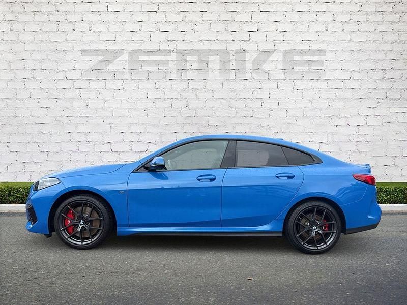 Gebraucht BMW 220 M Sport 178 PS (130 kW) 2023 Blau Coupé