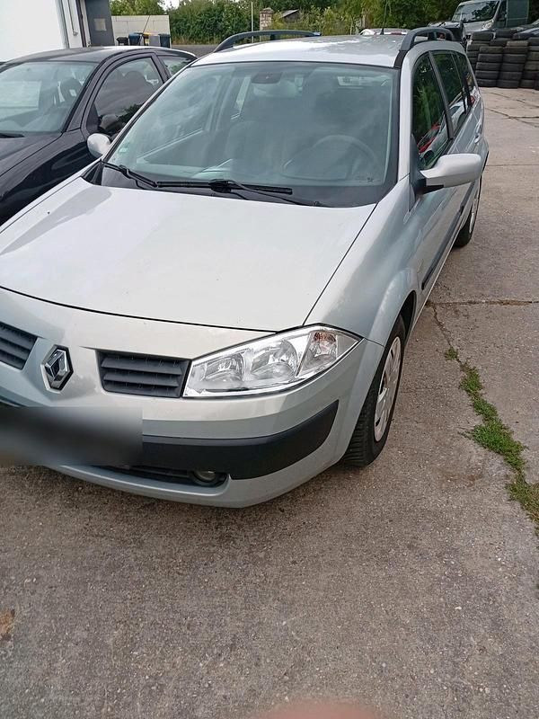 Silber Gebraucht 2004 Renault Mégane GrandTour Kombi | 1.350 € (Fairer Preis) - Bild 1/4