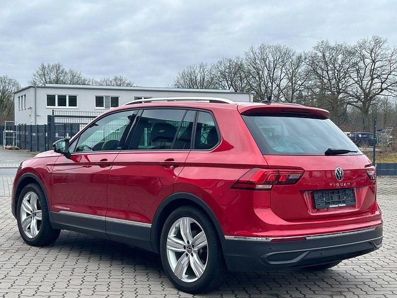 Gebraucht VW Tiguan Active 150 PS (110 kW) 2022 Rot SUV