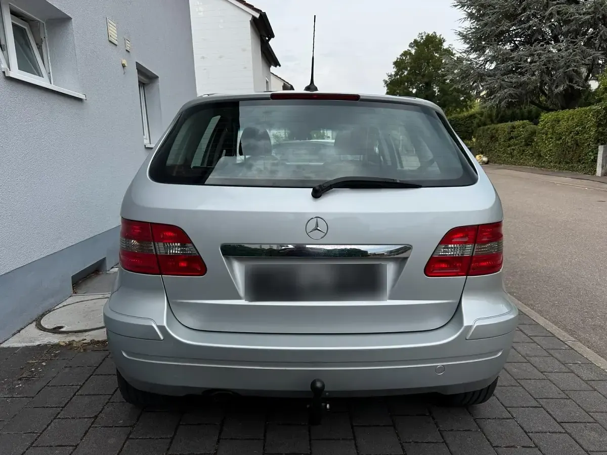 Gebraucht Mercedes B150 95 PS (69 kW) 2006 Silber Van / Kleinbus