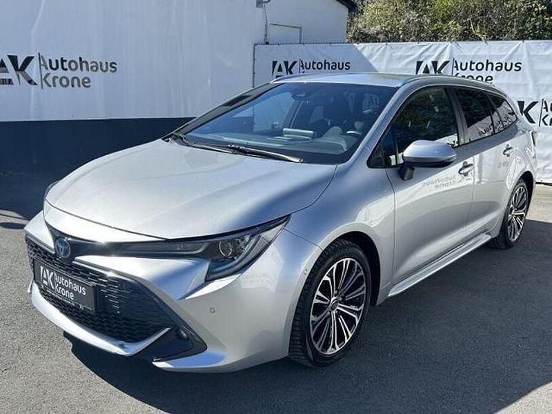 Gebraucht Toyota Corolla Team 184 PS (135 kW) 2023 Silber Kombi