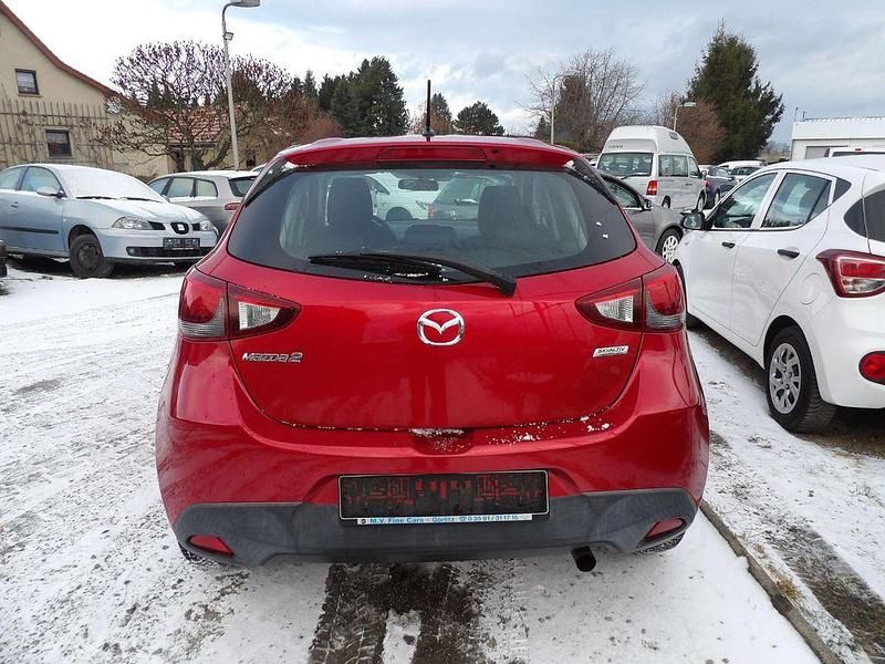 Używany Mazda 2 Prime-Line 75 KM (55 kW) 2015 Czerwony Hatchback