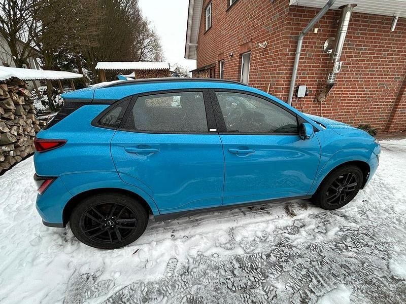 Gebraucht Hyundai Kona 100 kW (136 PS) 2021 Blau SUV
