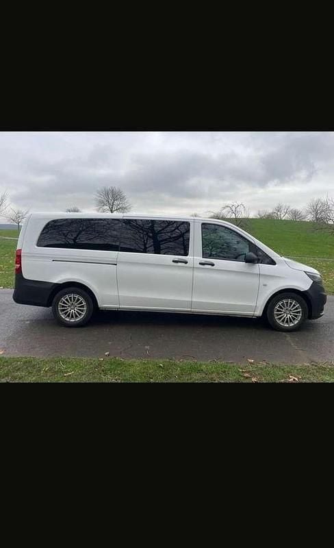 Weiß Gebraucht 2018 Mercedes Vito Van / Kleinbus | 17.000 € (Fairer Preis) - Bild 1/4