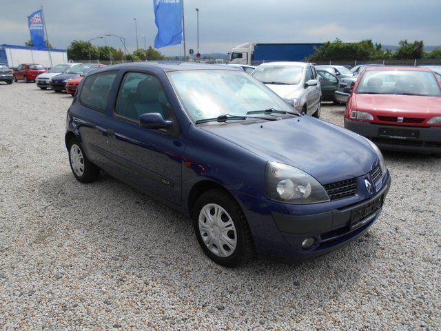 Gebraucht Renault Clio II 75 PS (55 kW) 2002 Blau metallic Limousine