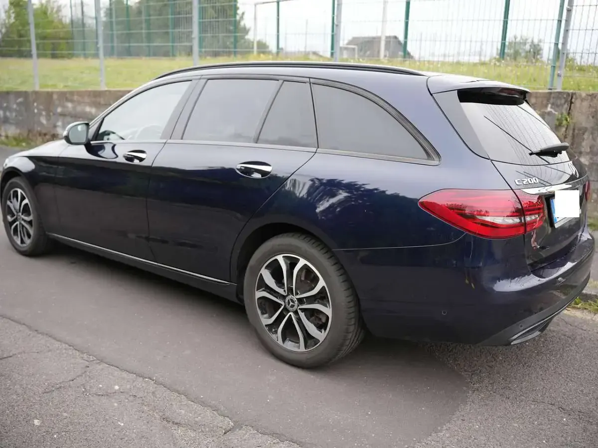 Gebraucht Mercedes C200 184 PS (135 kW) 2019 Blau Kombi