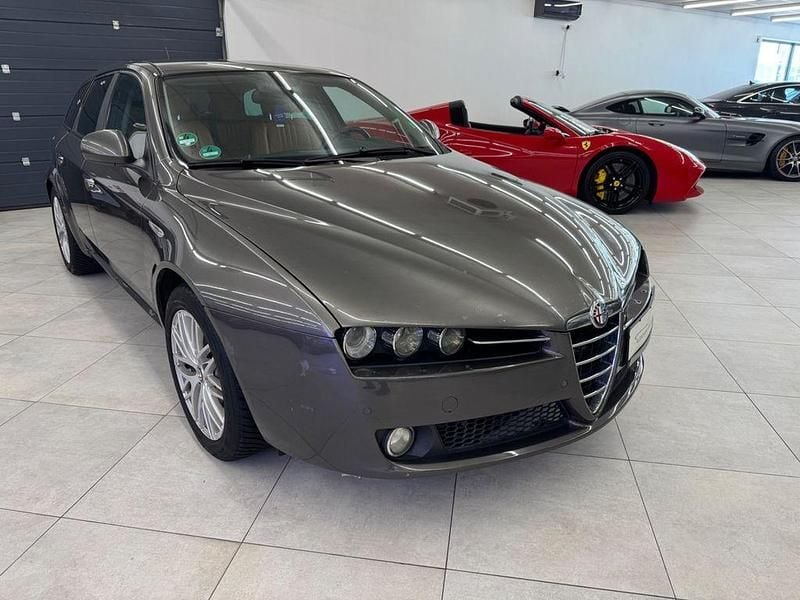 Grau Gebraucht 2007 Alfa Romeo 159 Distinctive Kombi | 2.500 € (Superpreis) - Bild 1/4