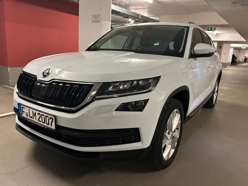 Weiß Gebraucht 2018 Skoda Kodiaq Style SUV | 26.790 € (Fairer Preis) - Bild 1/4