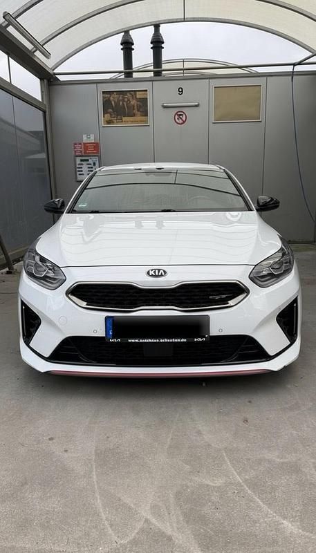 Weiß Gebraucht 2021 Kia ProCeed Kleinwagen | 22.000 € (Guter Preis) - Bild 1/4