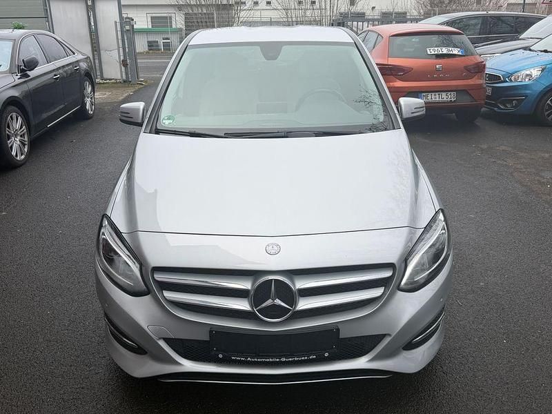 Gebraucht Mercedes B220 184 PS (135 kW) 2016 Grau Van / Kleinbus
