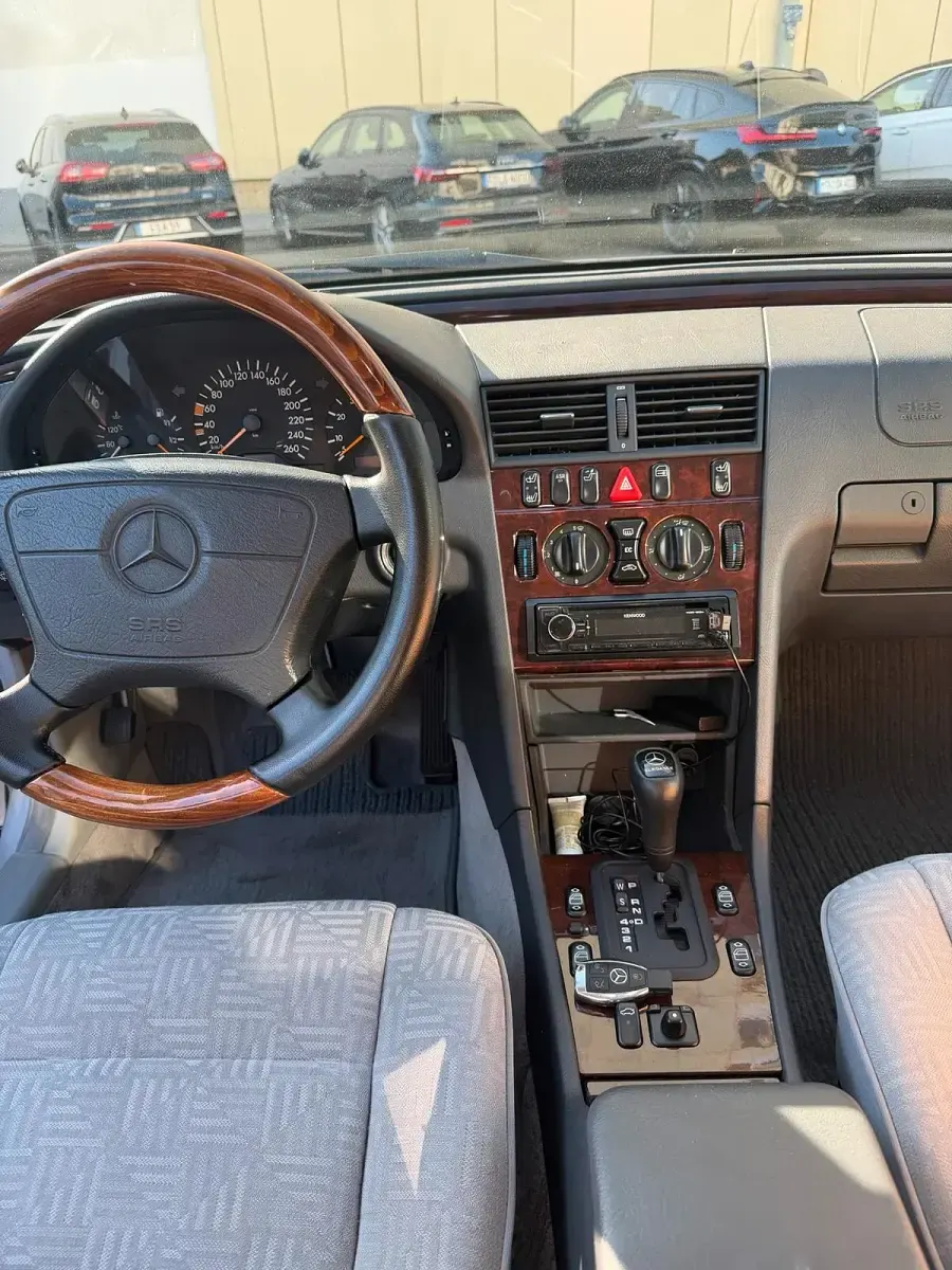Gebraucht Mercedes C240 170 PS (125 kW) 1998 Silber Limousine