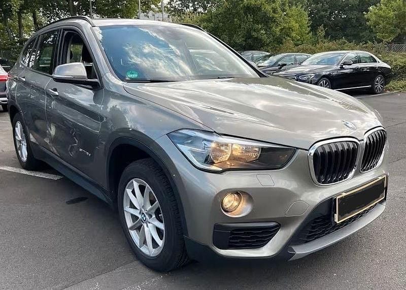 Silber Gebraucht 2018 BMW X1 SUV | 14.999 € (Superpreis) - Bild 1/4