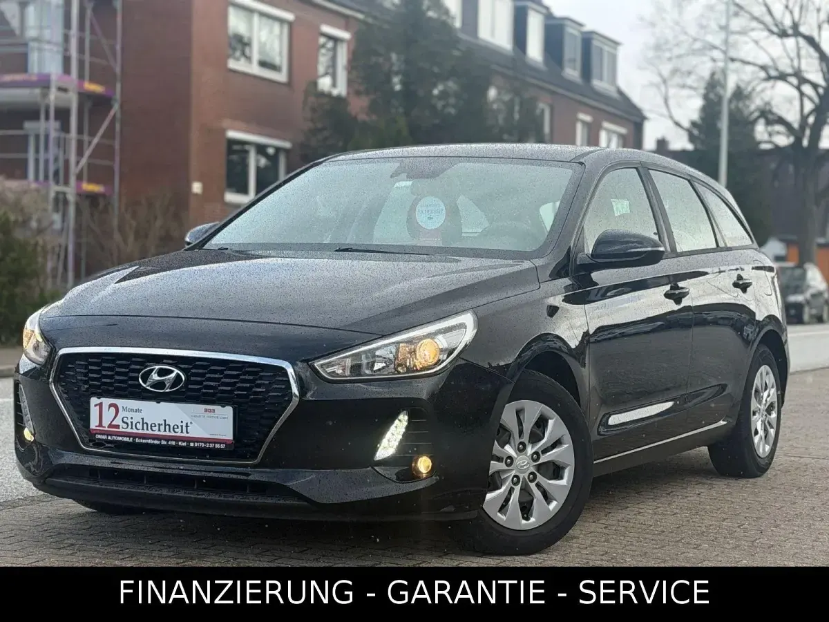 Gebraucht Hyundai i30 101 PS (74 kW) 2017 Schwarz Kombi
