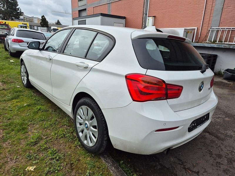 Gebraucht BMW 118 Advantage 136 PS (100 kW) 2015 Weiß Kleinwagen
