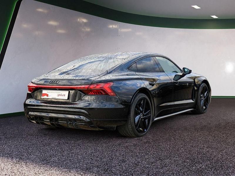 Second-hand Audi e-tron 350 kW (476 CP) 2024 Negru SUV