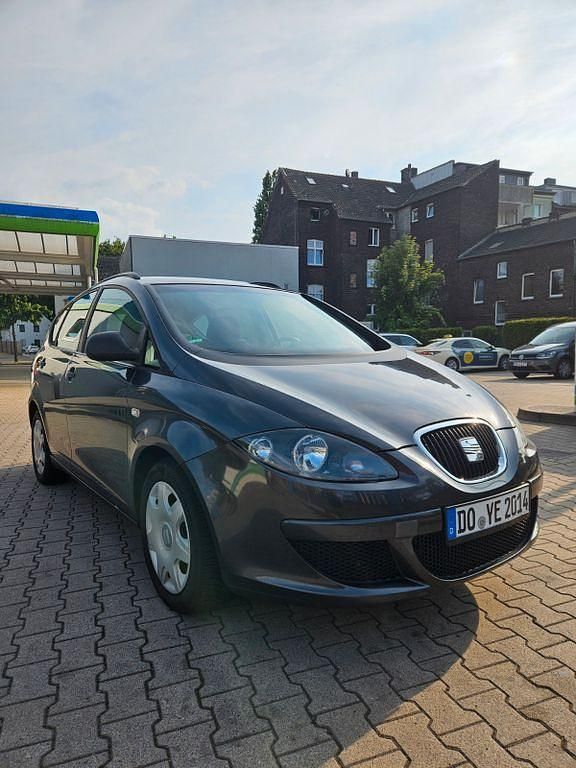 Gebraucht Seat Altea 105 PS (77 kW) 2008 Grau Van / Kleinbus