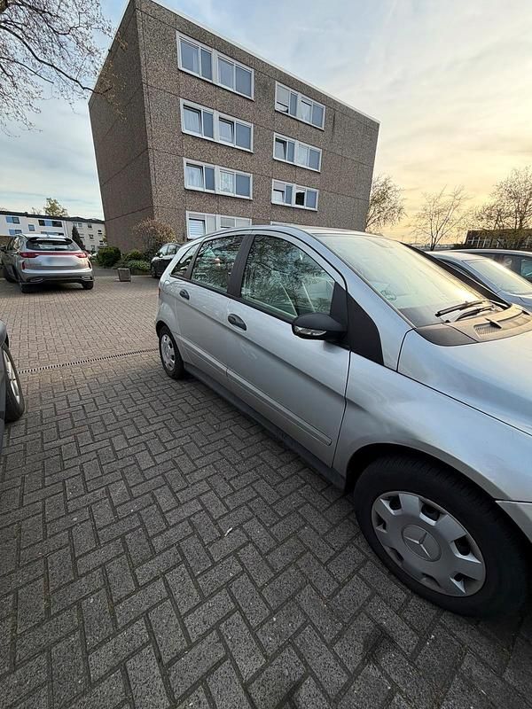 Gebraucht Mercedes B170 116 PS (85 kW) 2007 Silber Van / Kleinbus
