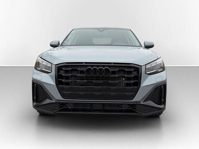 Neu Audi Q2 S-Line 150 PS (110 kW) 2025 Grau SUV