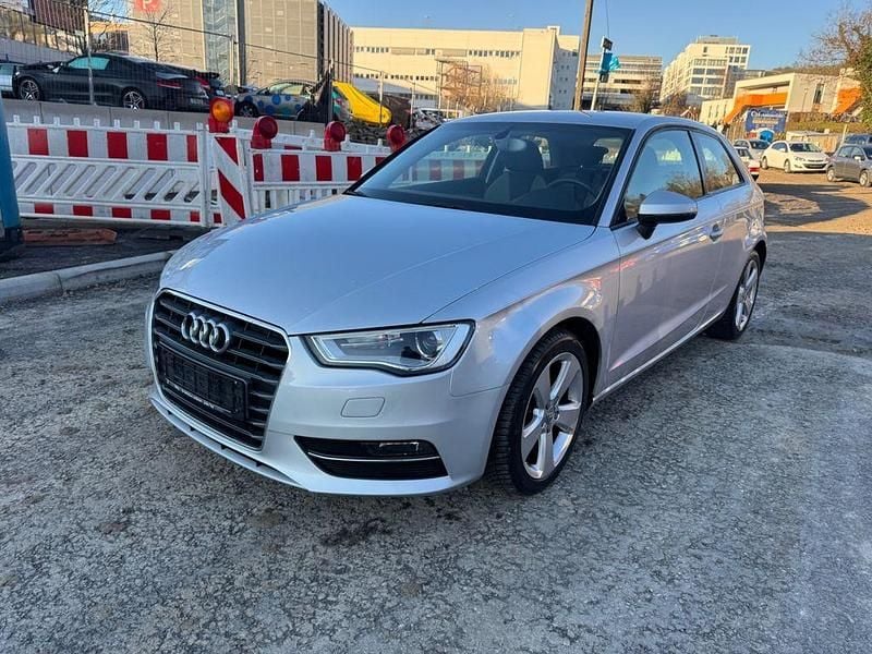 Gebraucht Audi A3 Attraction 122 PS (89 kW) 2013 Silber Limousine