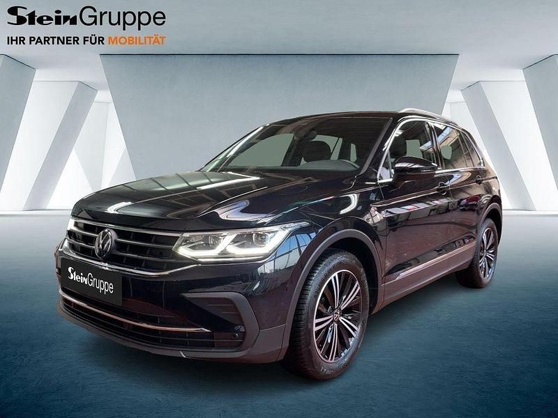 Schwarz Gebraucht 2023 VW Tiguan Move SUV | 29.980 € (Fairer Preis) - Bild 1/4