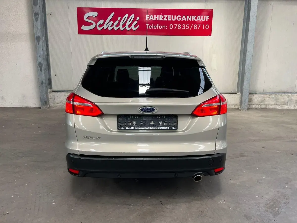 Gebraucht Ford Focus Titanium 150 PS (110 kW) 2015 Grau Kombi