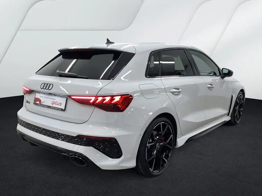 Gebraucht Audi RS3 Sportback Sport 400 PS (294 kW) 2024 Weiß Kleinwagen