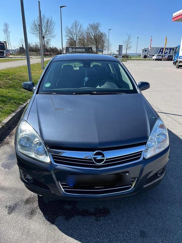 Blau Gebraucht 2007 Opel Astra Kleinwagen | 2.650 € (Fairer Preis) - Bild 1/4