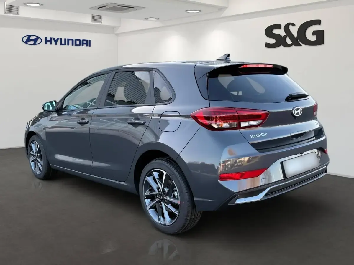 Neu Hyundai i30 Advantage 140 PS (102 kW) 2026 Ecotronic grey / mic (grau) Limousine