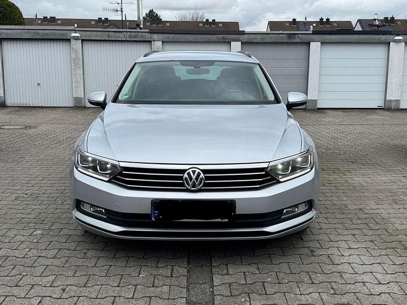 Gebraucht VW Passat Highline 150 PS (110 kW) 2015 Silber Kombi