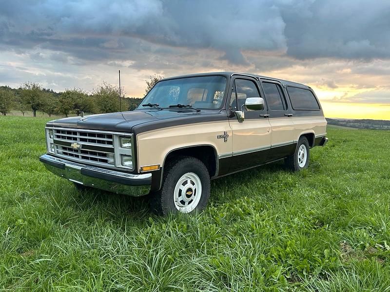 Gebraucht 1987 Chevrolet Suburban SUV | 15.999 € - Bild 1/4